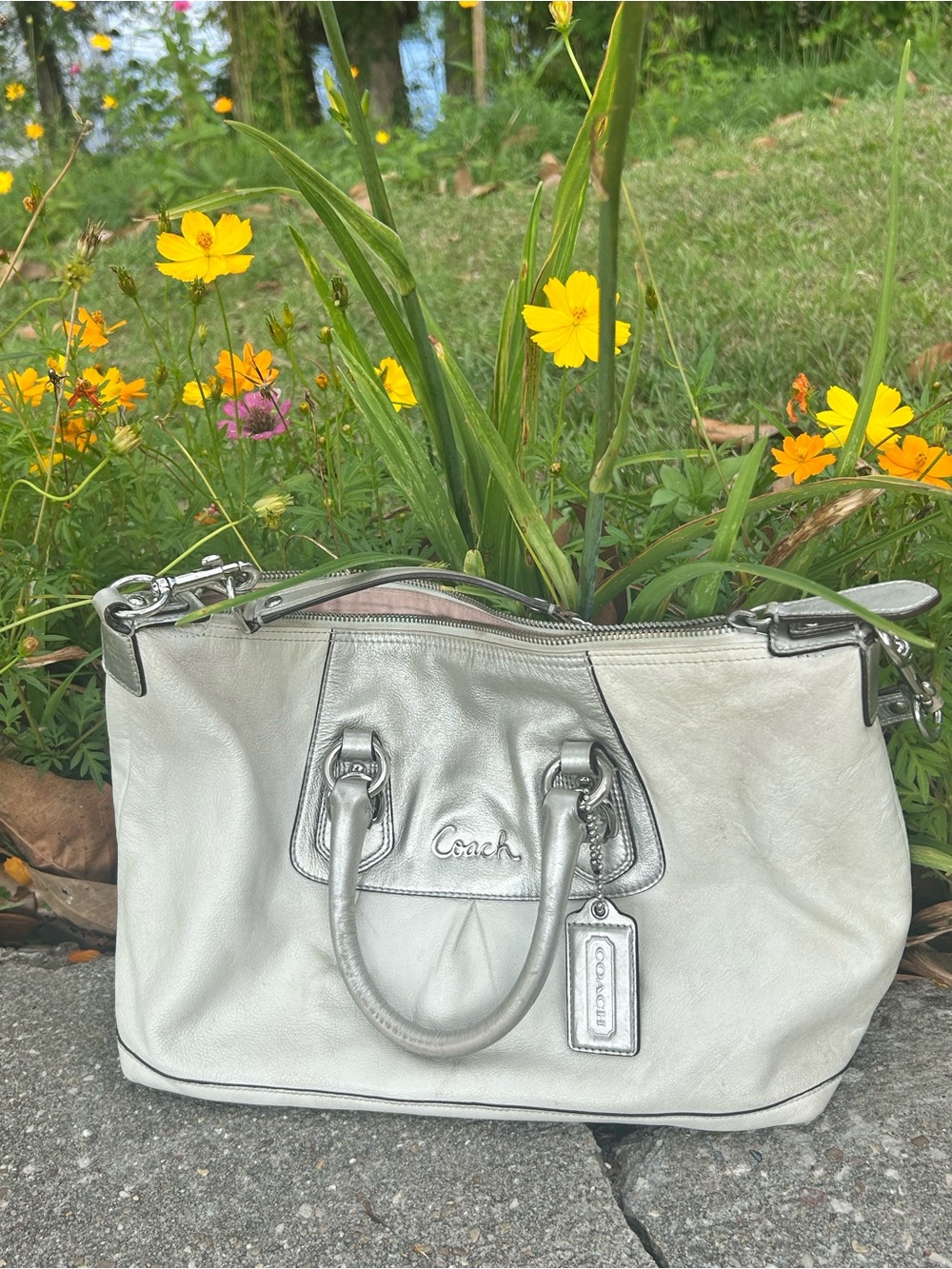 COACH Convertible Shoulder Satchel Hobo Bag Silver And Ivory F15445 Y2K Luxe Bag - Picture 3 of 16
